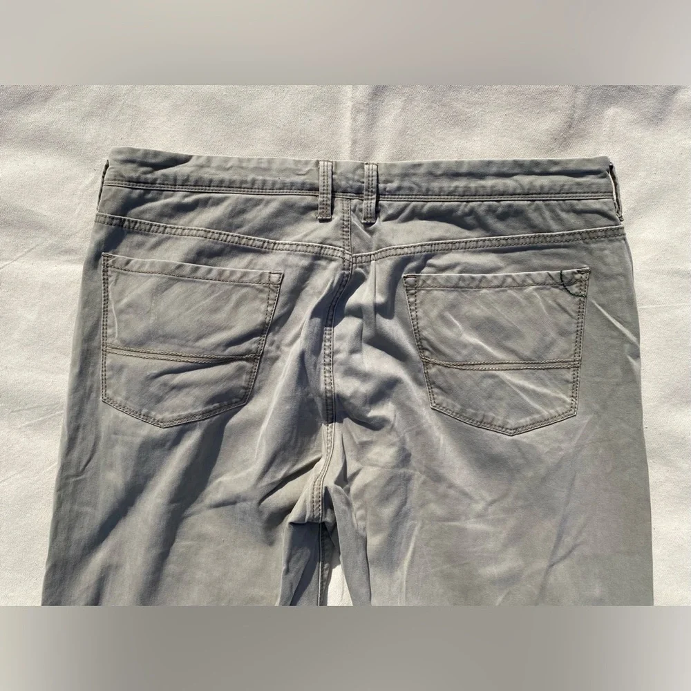 Tommy Bahama Brushed Cotton Beige Casual Straight Chinos 40/34 EUC - Picture 7 of 8